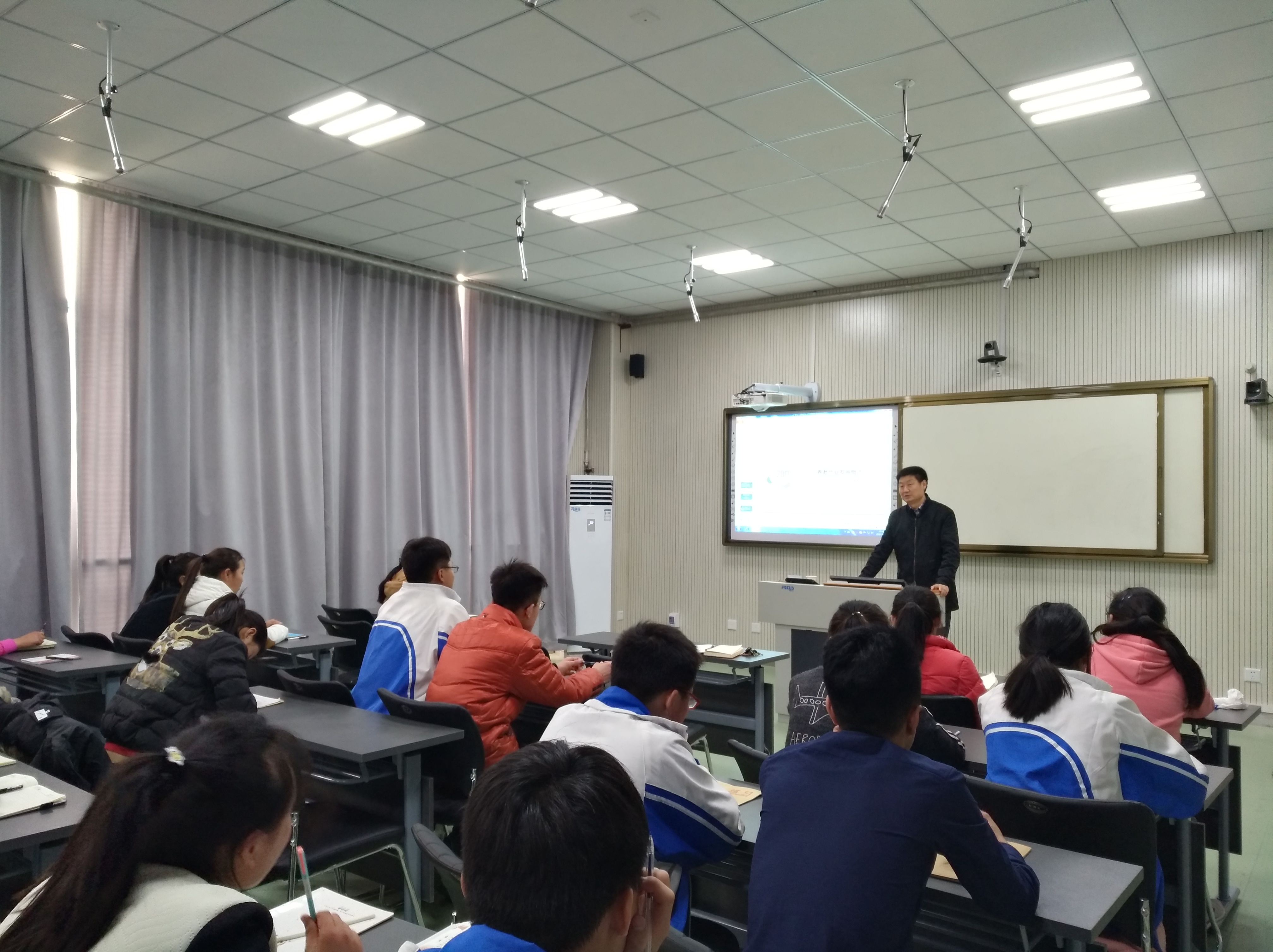 日出水了啊快点使劲动态图