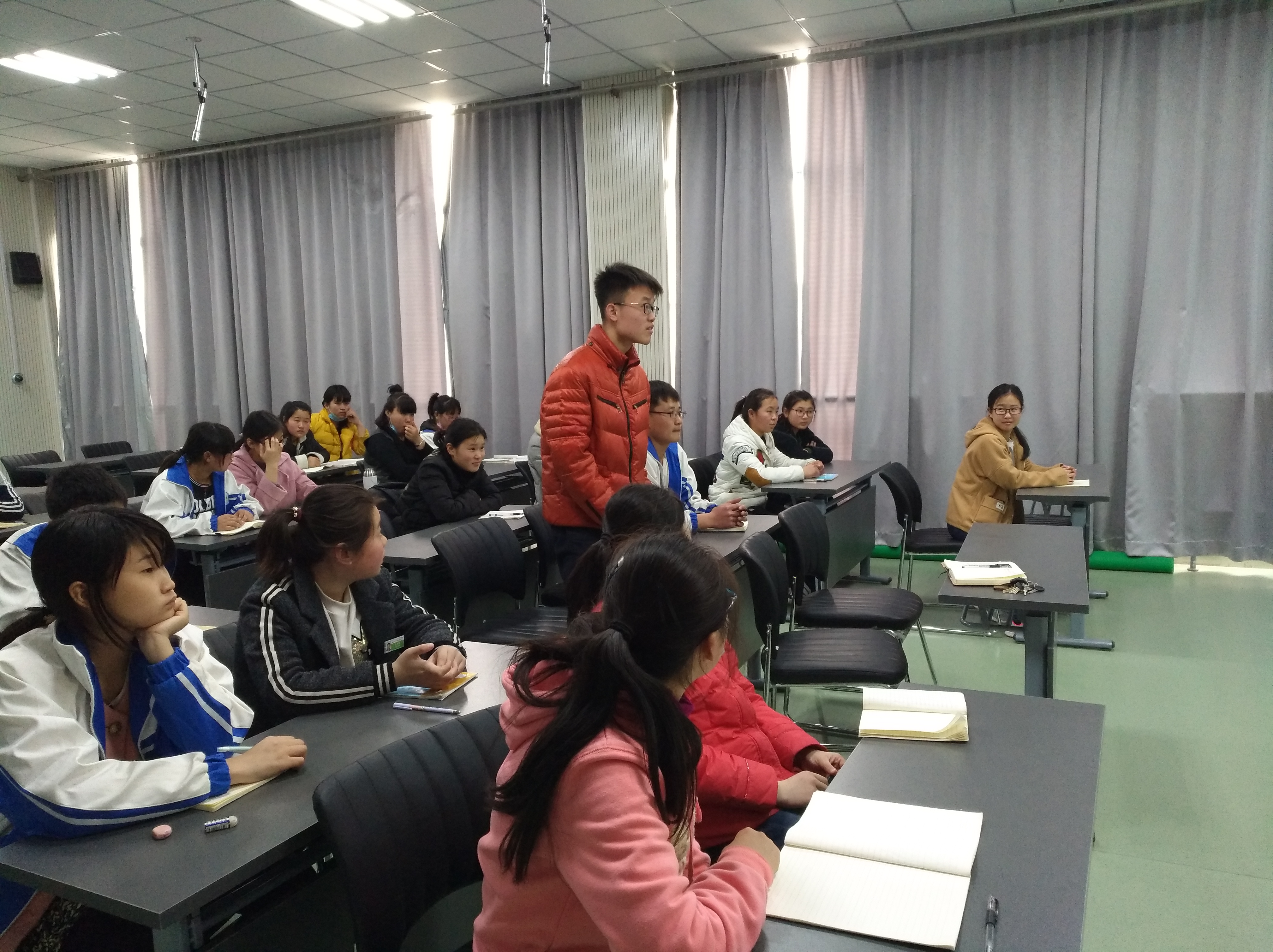 日出水了啊快点使劲动态图