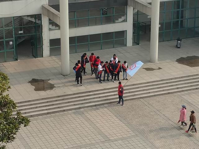 日出水了啊快点使劲动态图