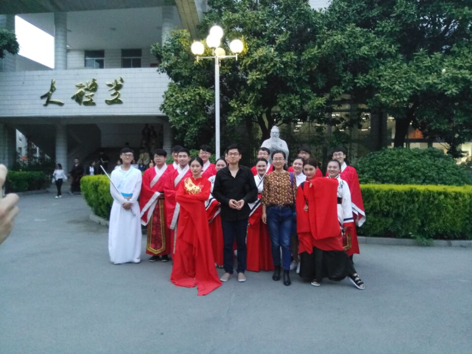 日出水了啊快点使劲动态图