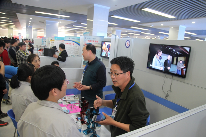 日出水了啊快点使劲动态图