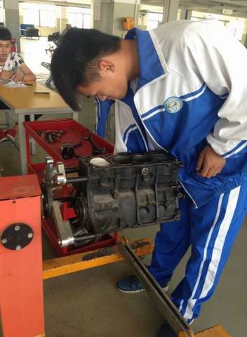 日出水了啊快点使劲动态图