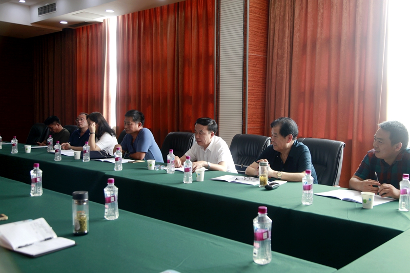 日出水了啊快点使劲动态图