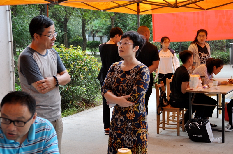 日出水了啊快点使劲动态图