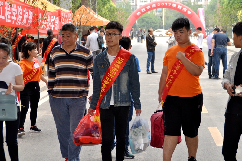 日出水了啊快点使劲动态图