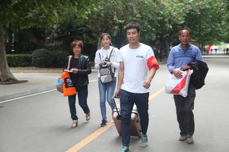 日出水了啊快点使劲动态图