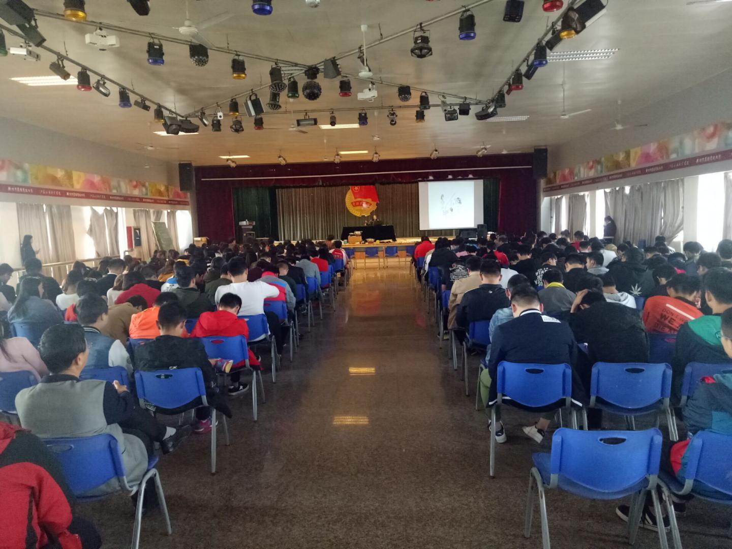 日出水了啊快点使劲动态图