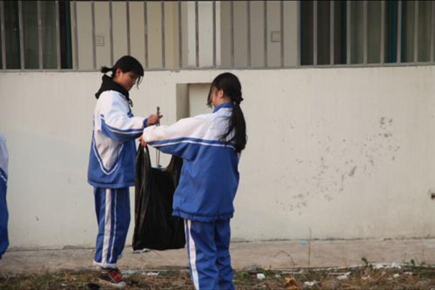 日出水了啊快点使劲动态图