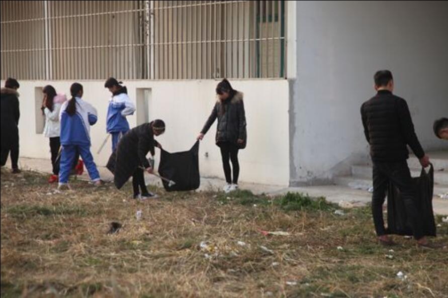 日出水了啊快点使劲动态图