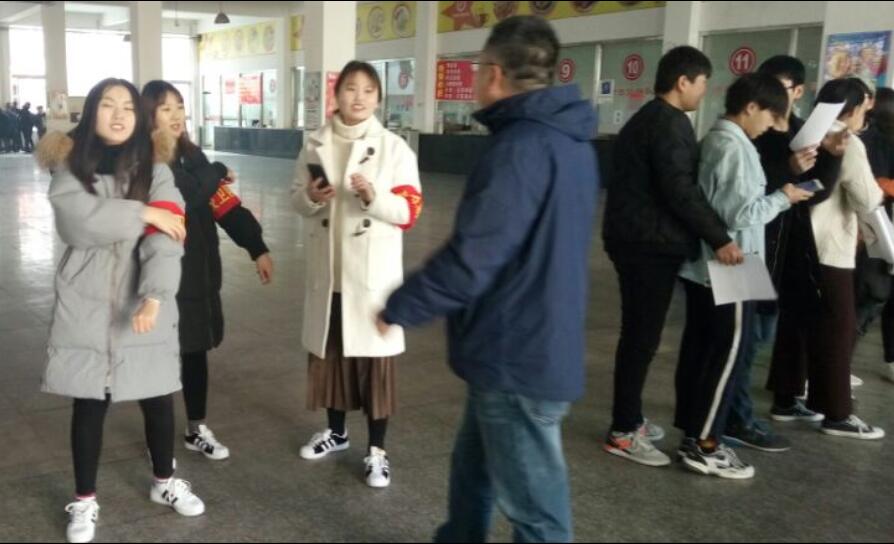 日出水了啊快点使劲动态图