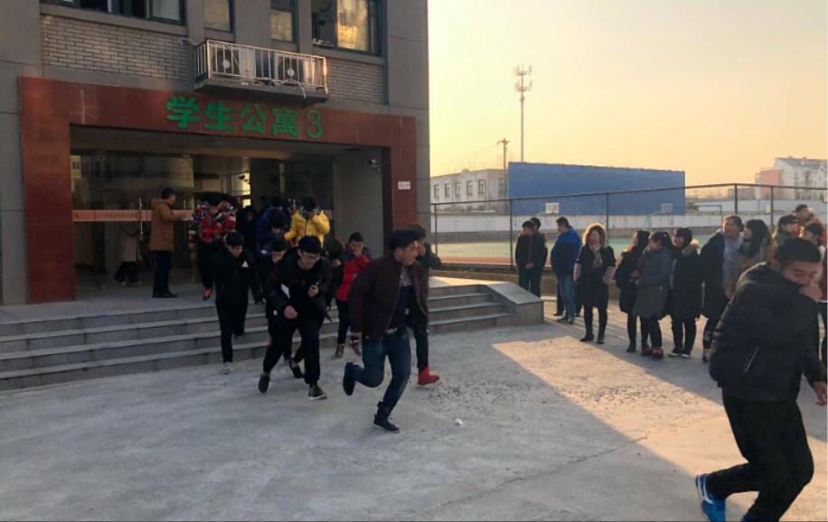 日出水了啊快点使劲动态图