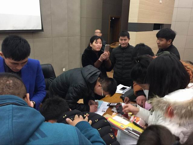 日出水了啊快点使劲动态图