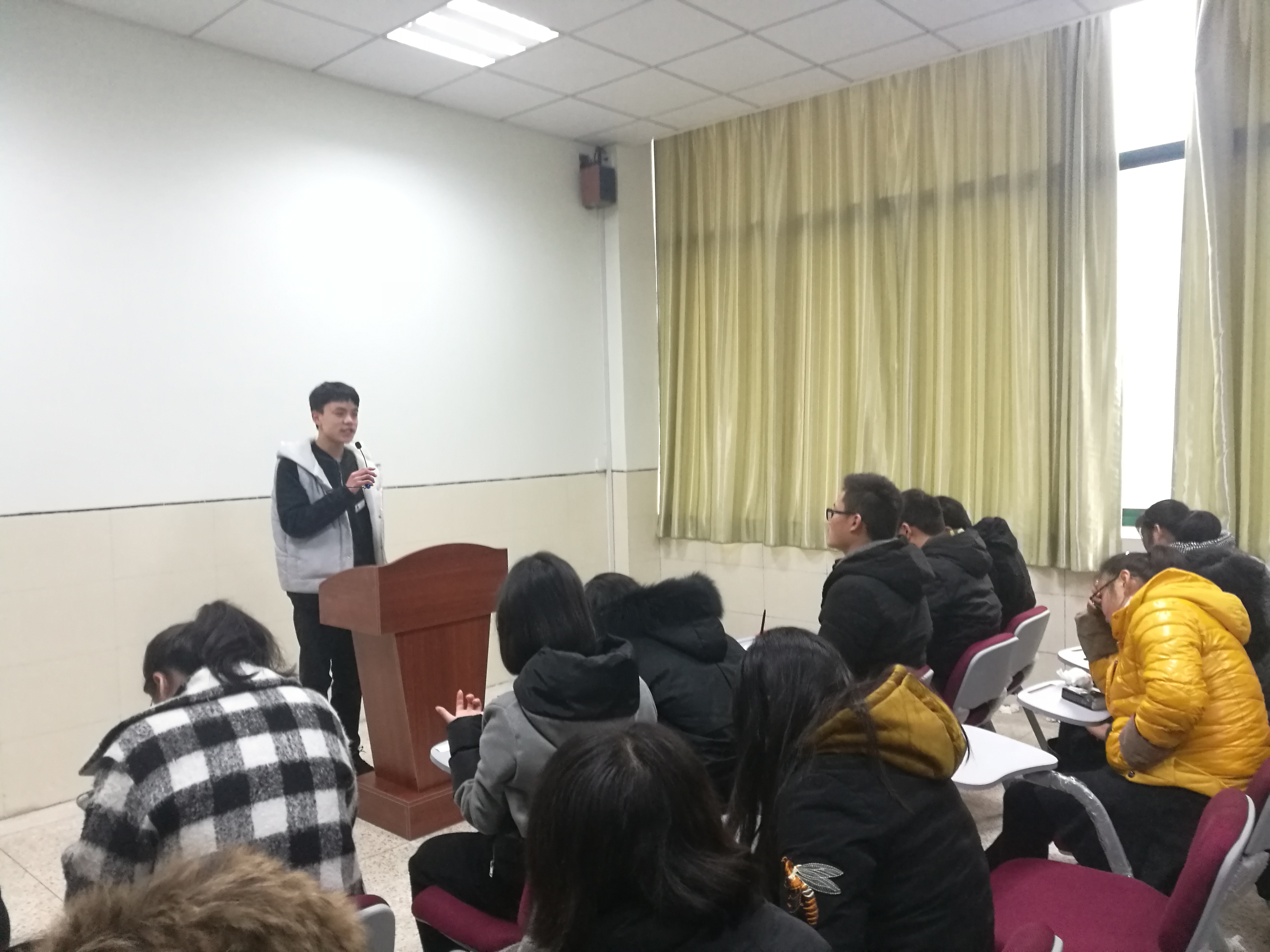 日出水了啊快点使劲动态图