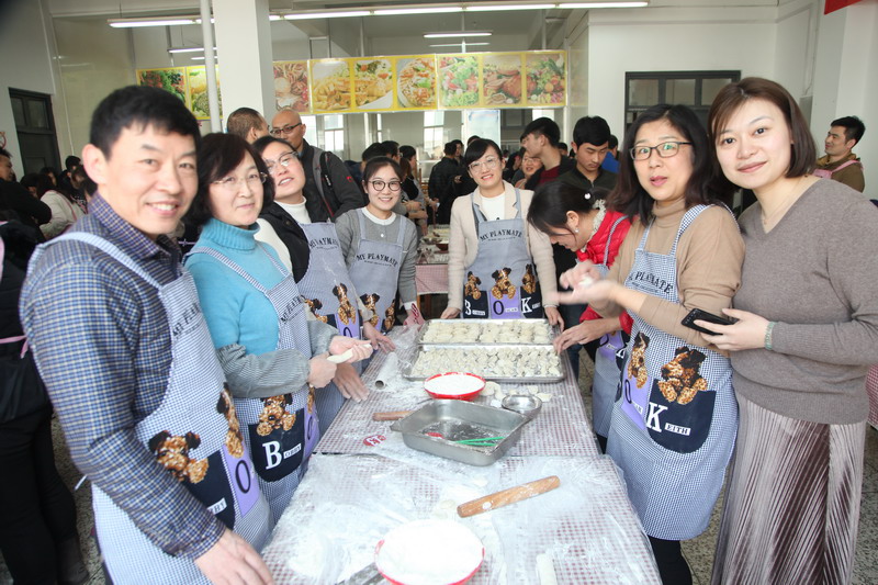 日出水了啊快点使劲动态图