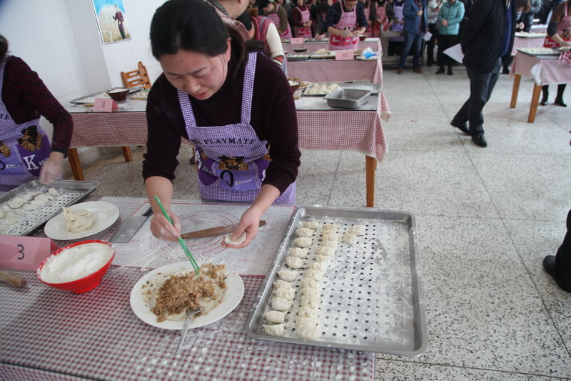 日出水了啊快点使劲动态图