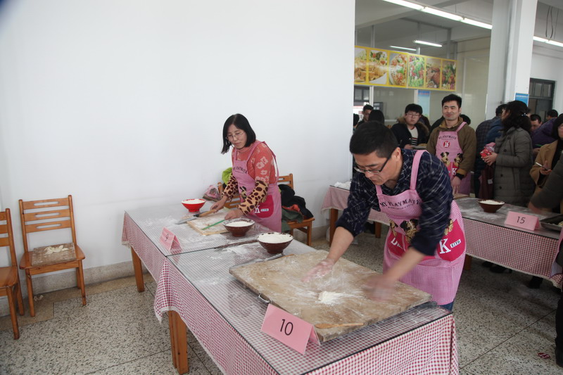 日出水了啊快点使劲动态图