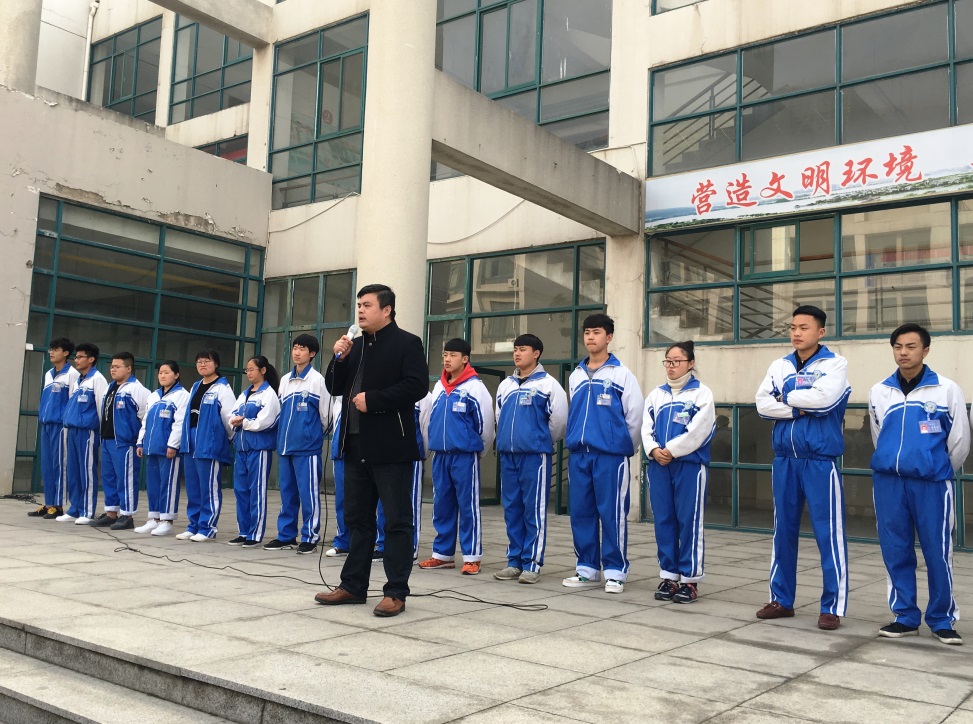 日出水了啊快点使劲动态图