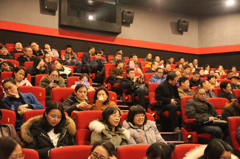 日出水了啊快点使劲动态图