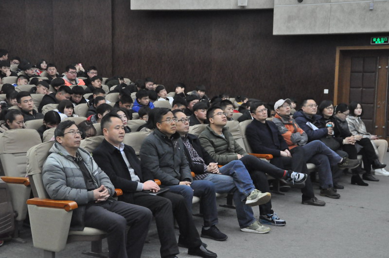 日出水了啊快点使劲动态图