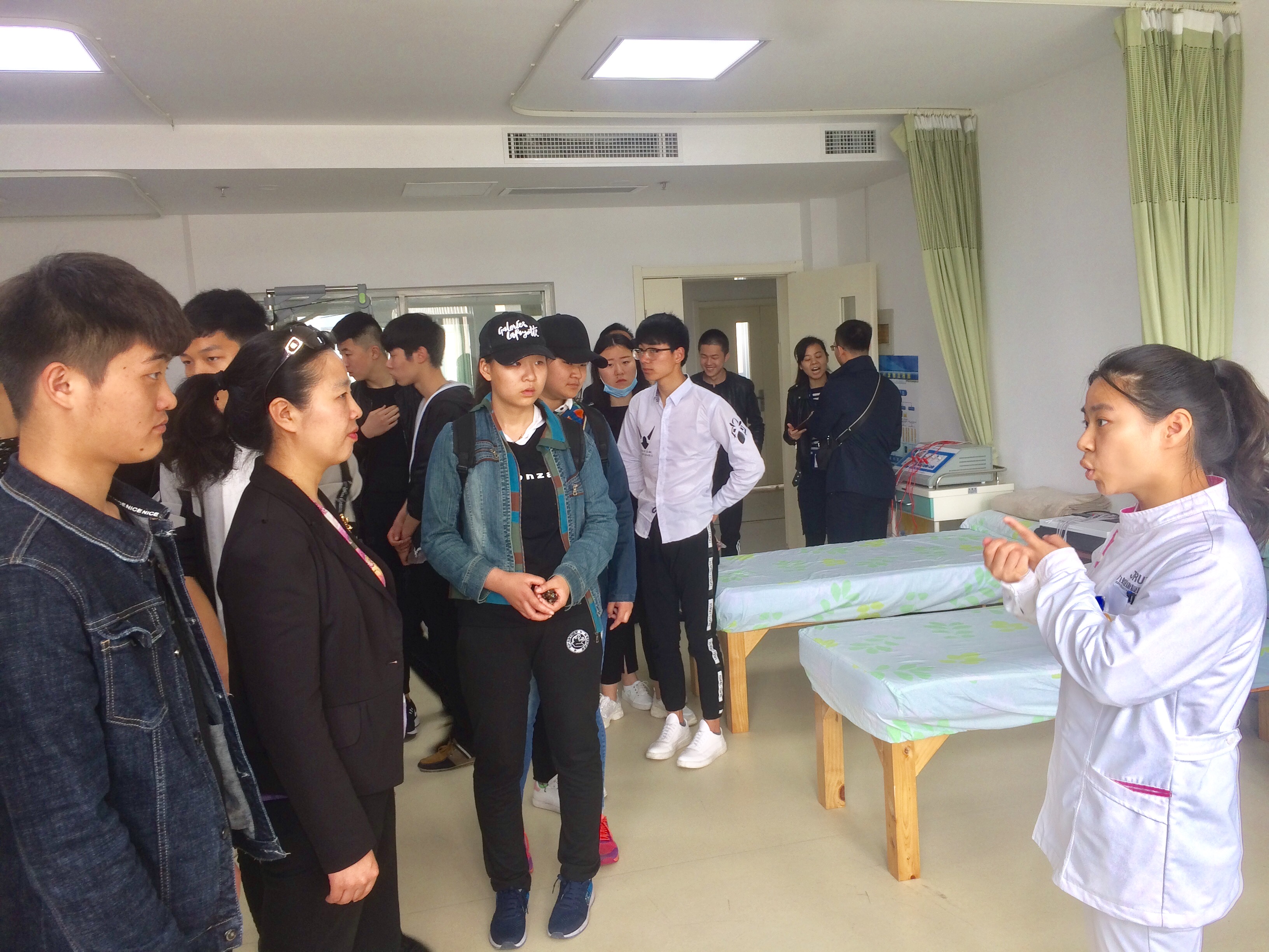 日出水了啊快点使劲动态图