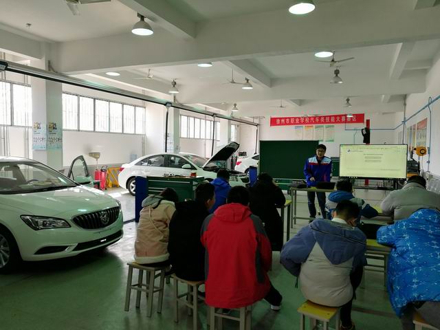 日出水了啊快点使劲动态图