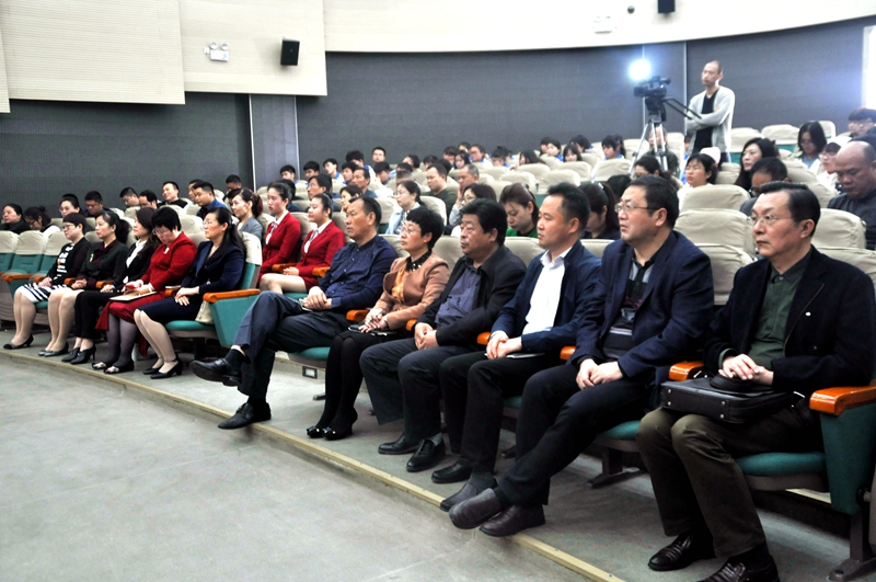 日出水了啊快点使劲动态图