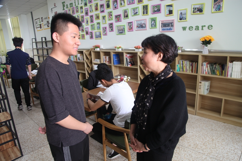 日出水了啊快点使劲动态图