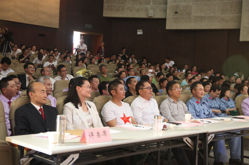 日出水了啊快点使劲动态图