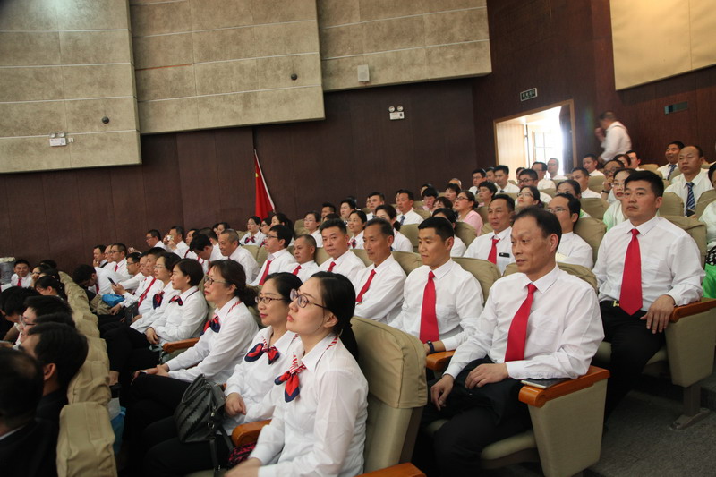 日出水了啊快点使劲动态图