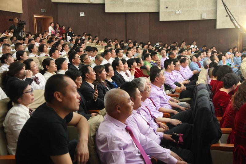 日出水了啊快点使劲动态图