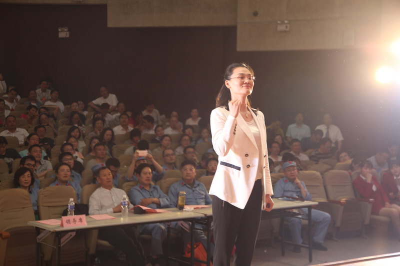 日出水了啊快点使劲动态图