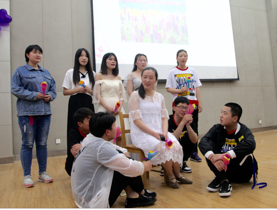 日出水了啊快点使劲动态图