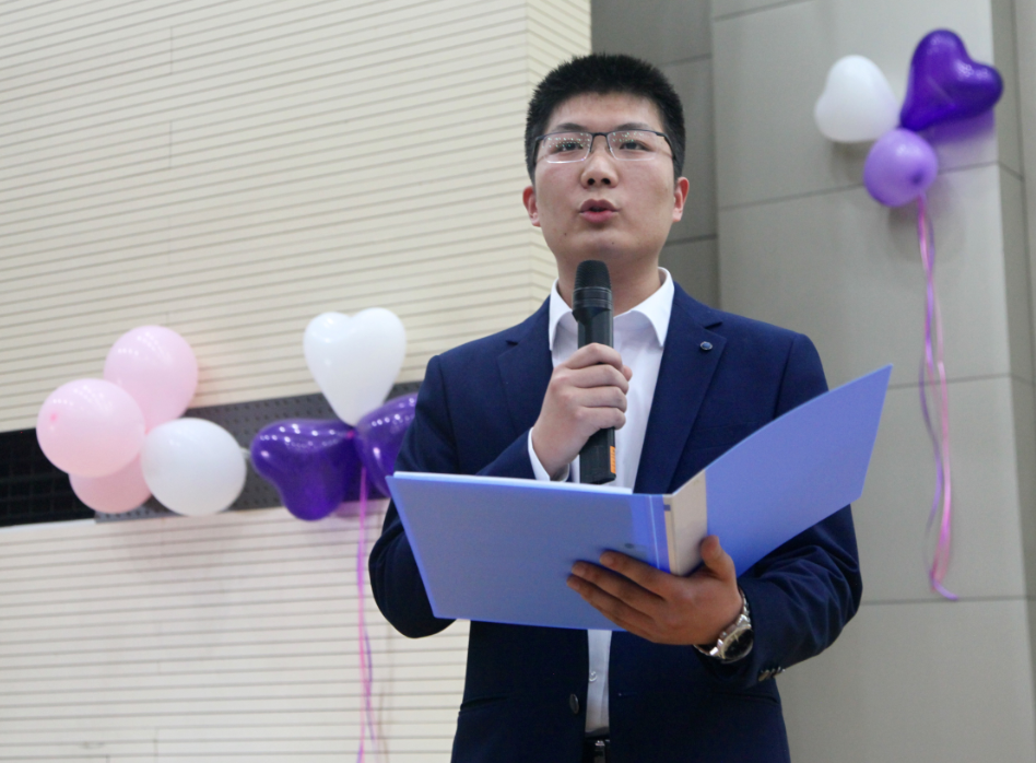 日出水了啊快点使劲动态图