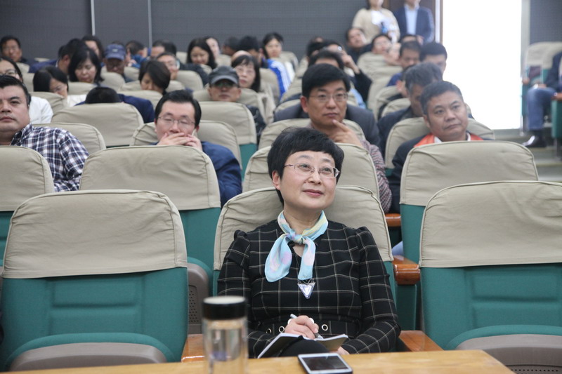 日出水了啊快点使劲动态图