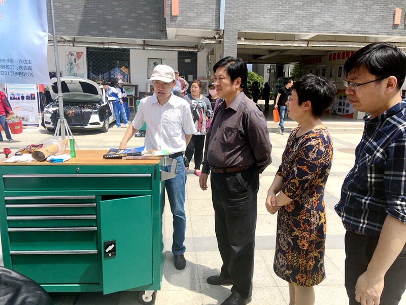 日出水了啊快点使劲动态图