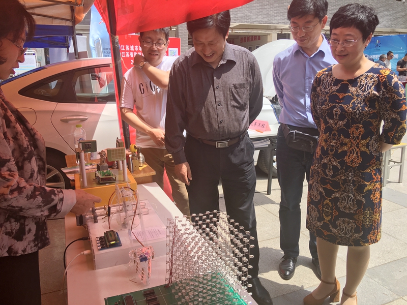 日出水了啊快点使劲动态图