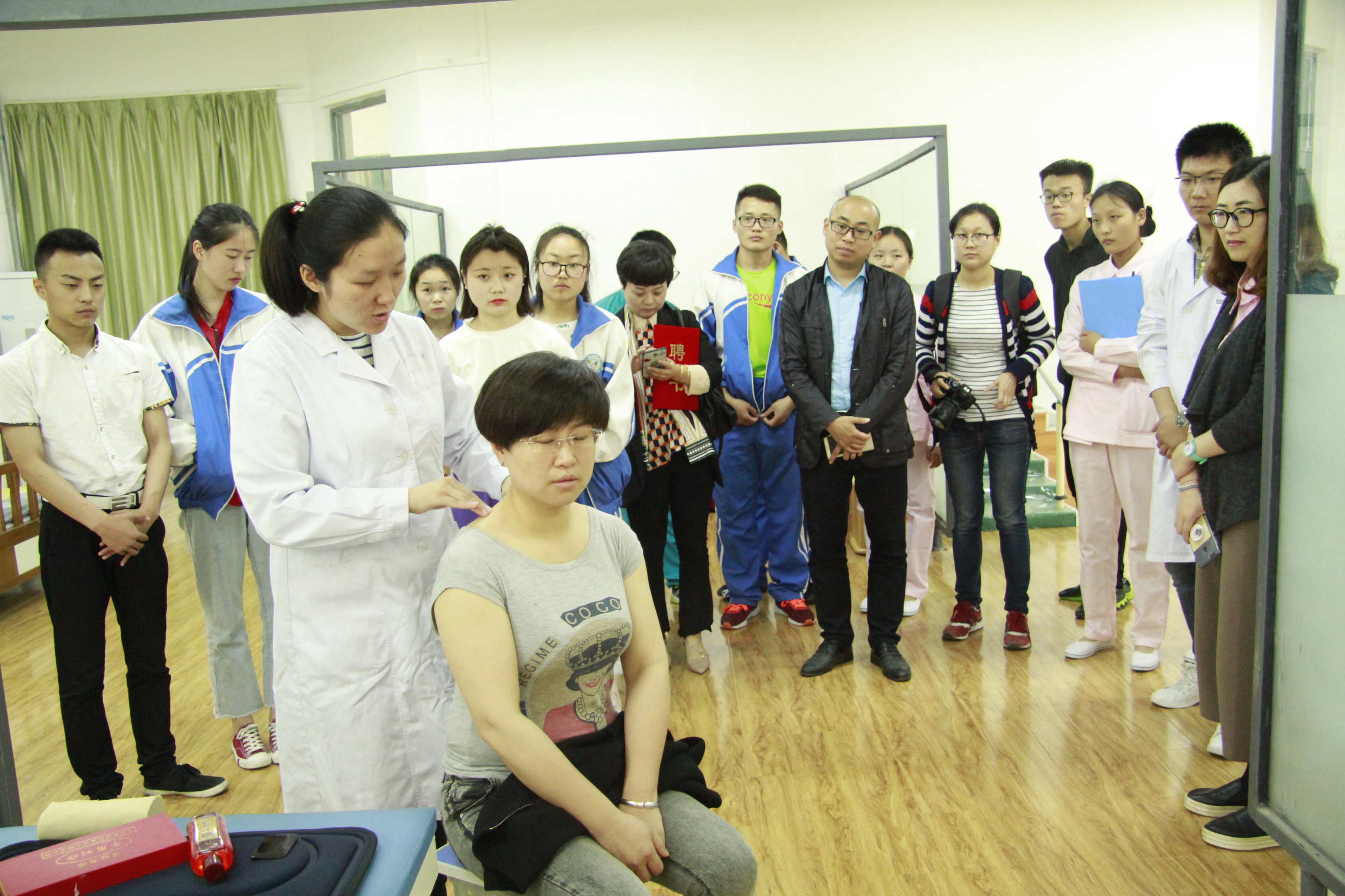 日出水了啊快点使劲动态图