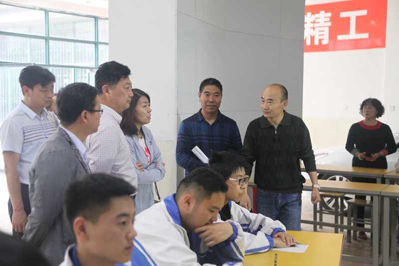 日出水了啊快点使劲动态图