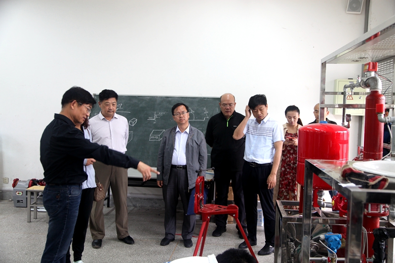 日出水了啊快点使劲动态图