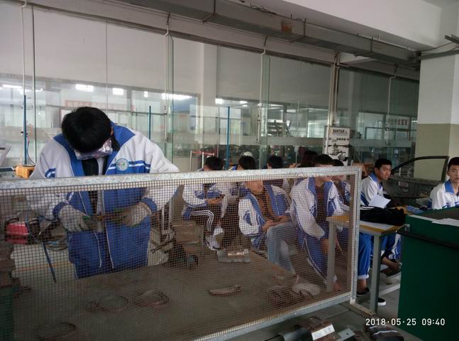 日出水了啊快点使劲动态图