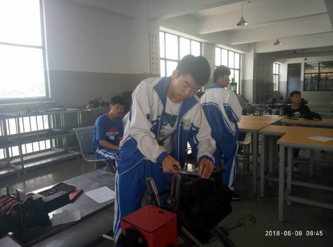 日出水了啊快点使劲动态图