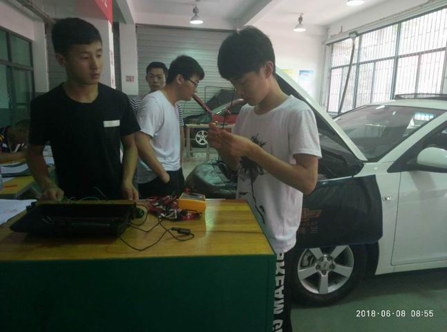 日出水了啊快点使劲动态图