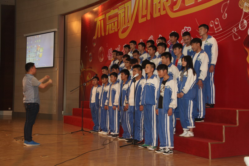 日出水了啊快点使劲动态图