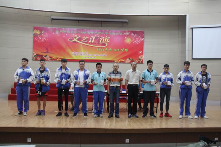 日出水了啊快点使劲动态图