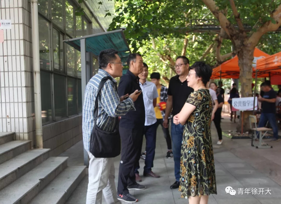 日出水了啊快点使劲动态图