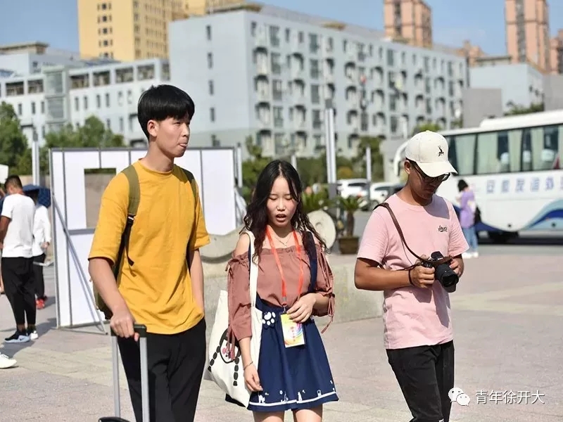 日出水了啊快点使劲动态图