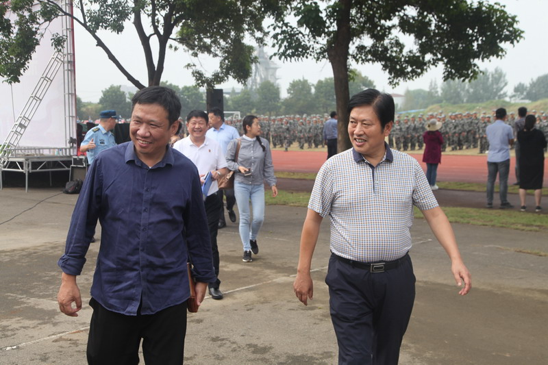 日出水了啊快点使劲动态图