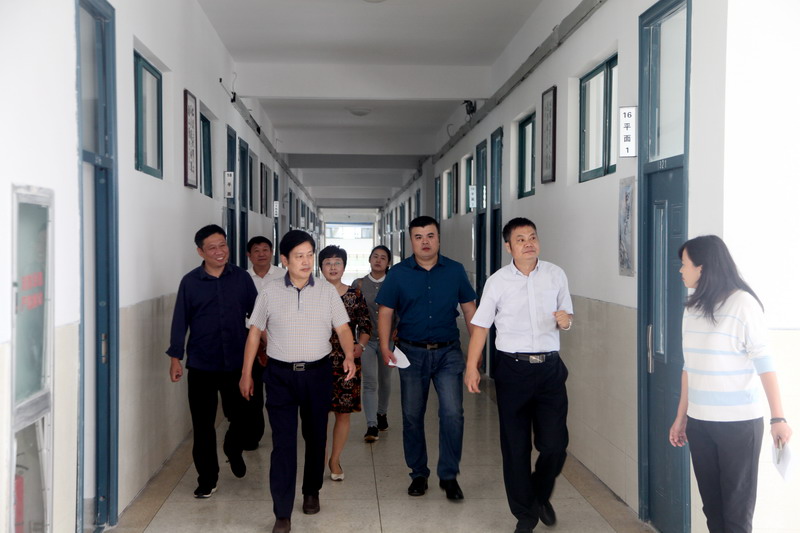 日出水了啊快点使劲动态图