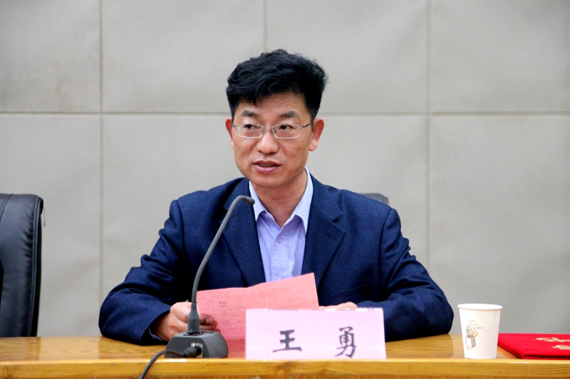 日出水了啊快点使劲动态图