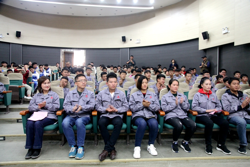 日出水了啊快点使劲动态图